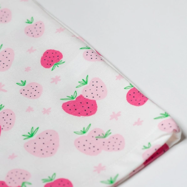 T-shirt for girls Strawberries